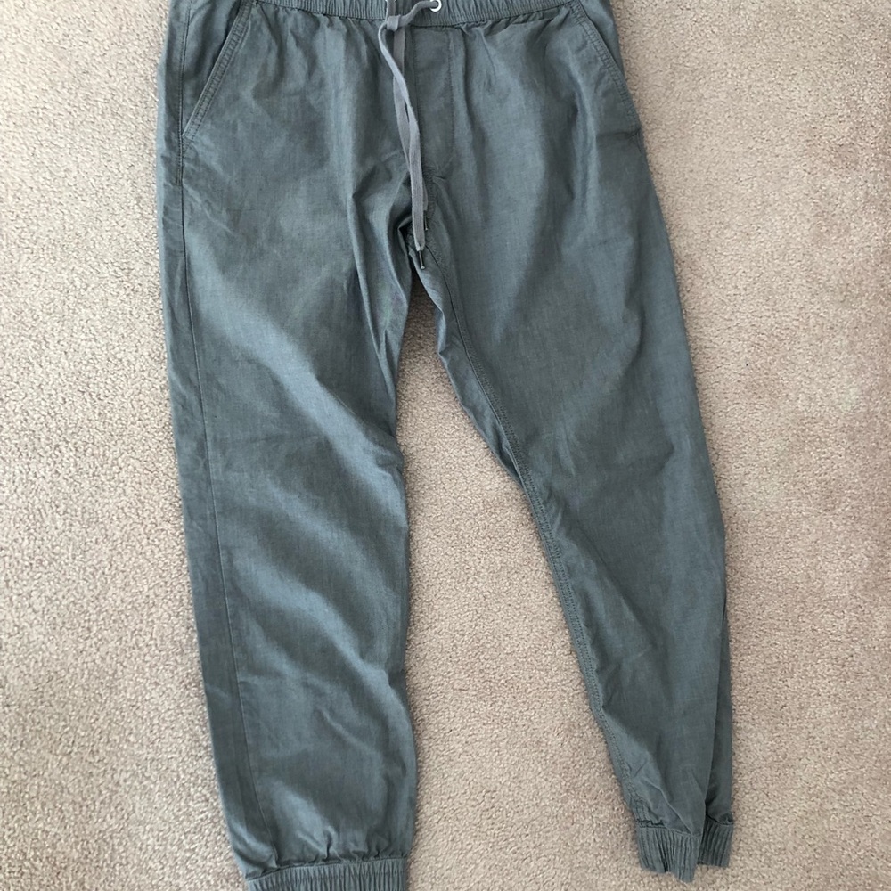 Express men’s gray joggers